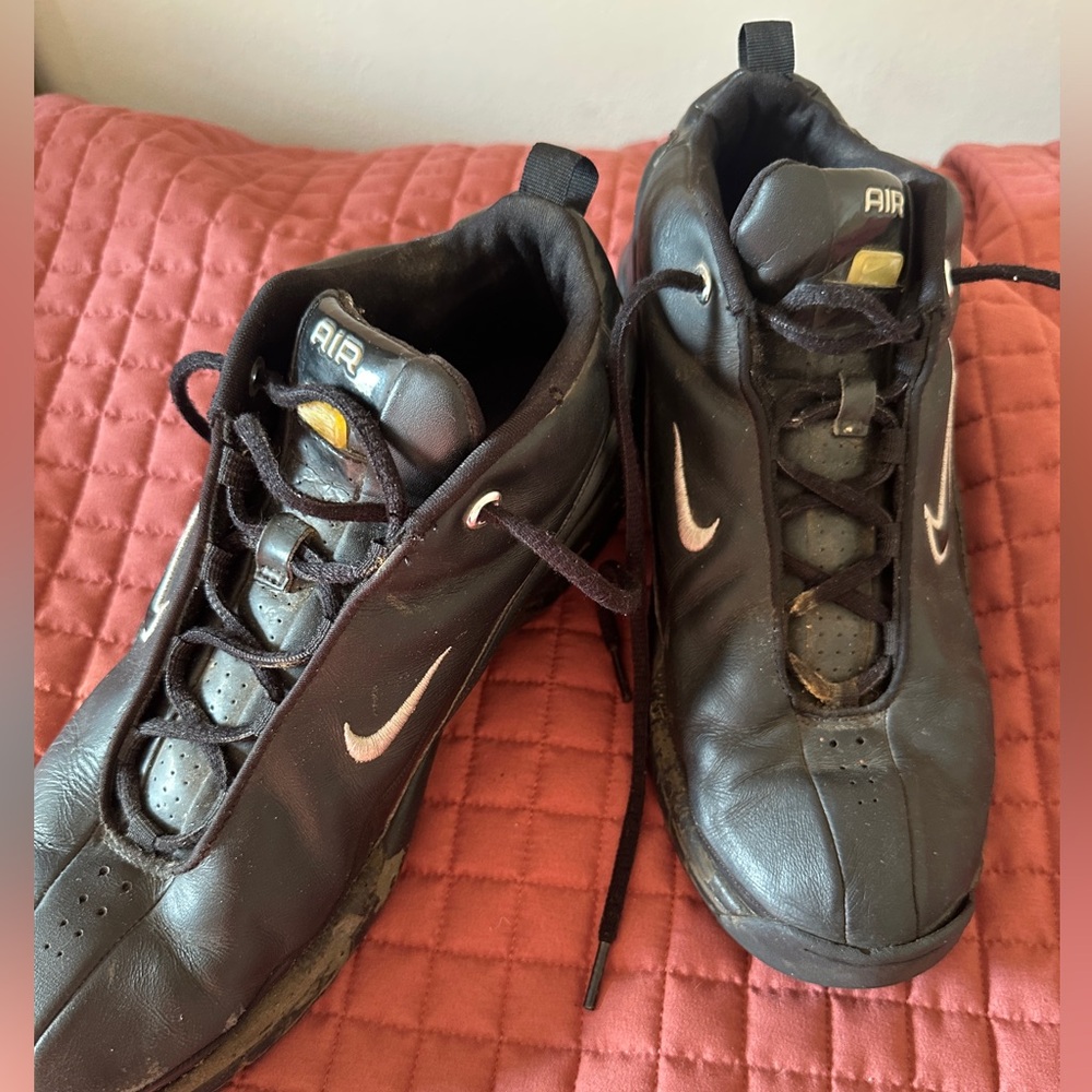 Nike Men's Athletic Shoes Black with Gold Highlights